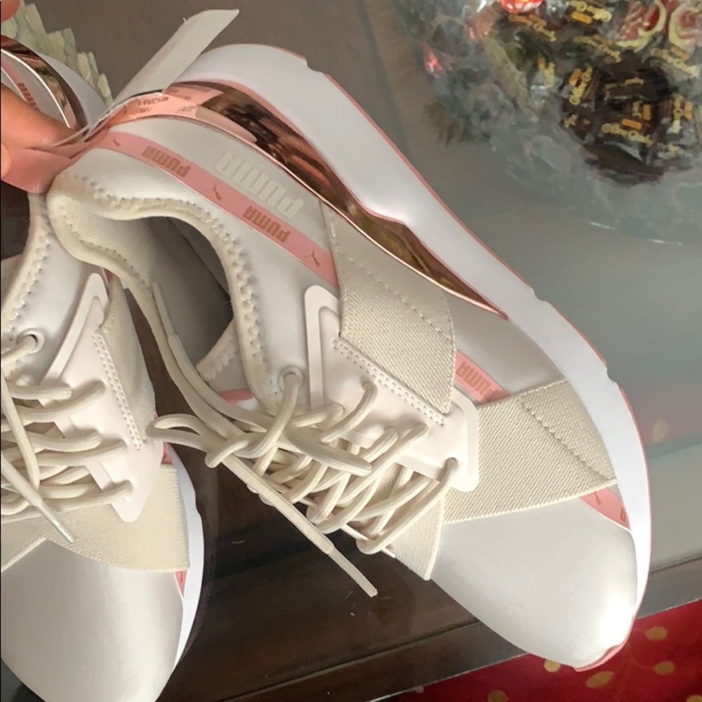 PUMA muse x2 size 7